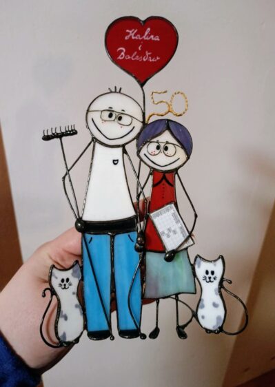 Wielkość personalizowanej parki rocznicowej – figurka w dłoni