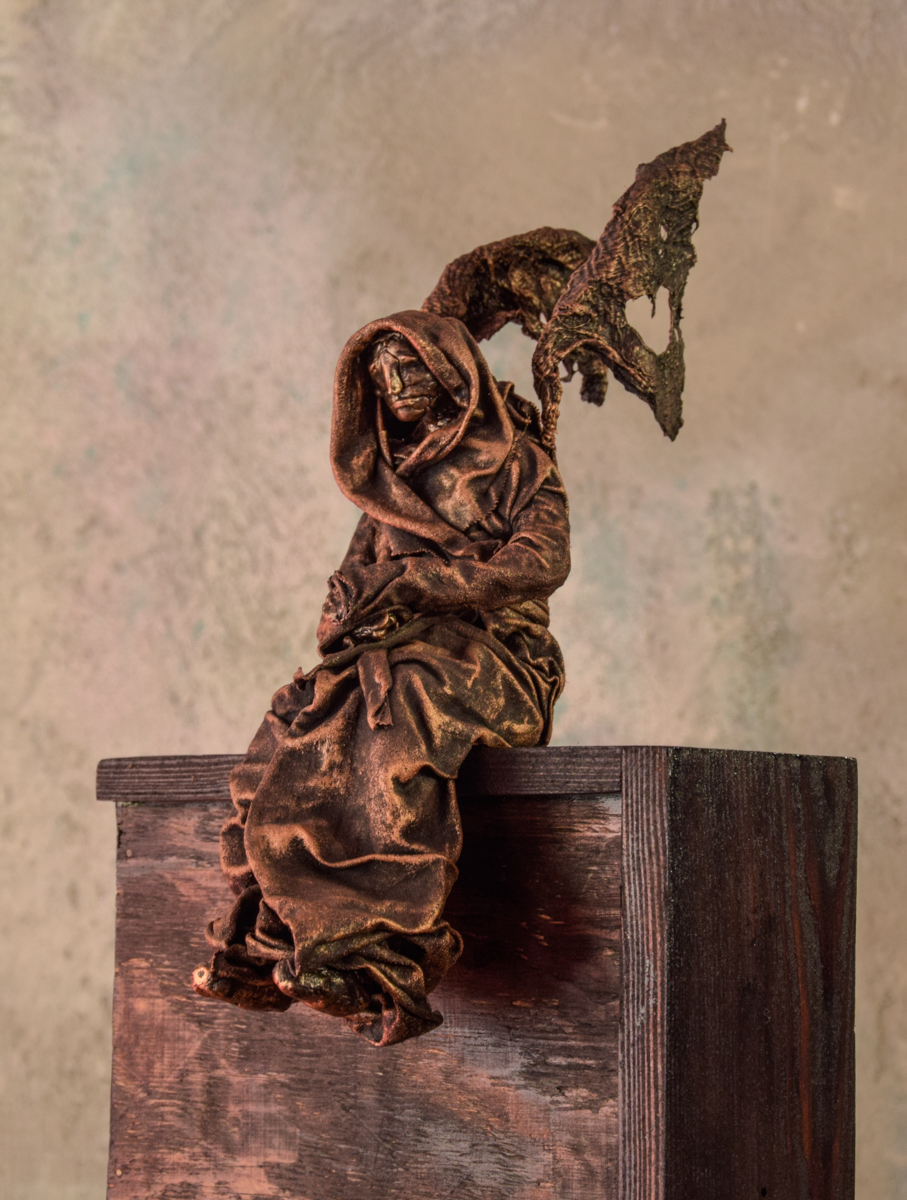 Mnich Pustelnik – artystyczna rzeźba do salonu