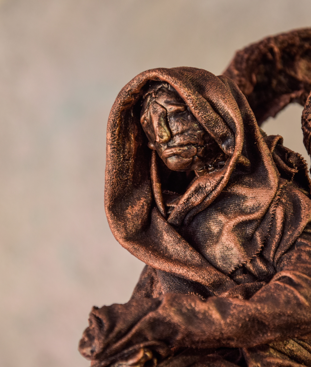 Mnich Pustelnik – artystyczna rzeźba do salonu