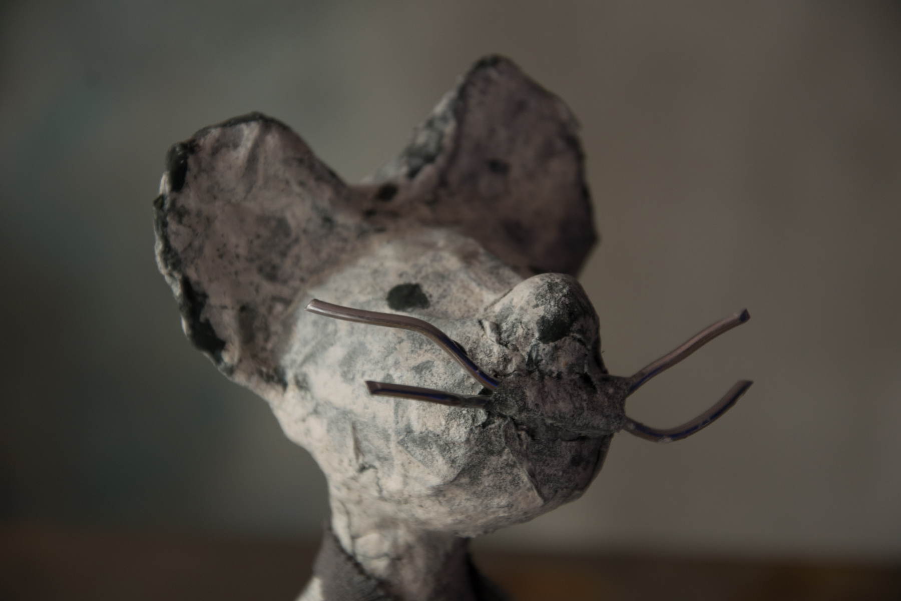 Rzeźba Myszki – Dekoracja Handmade